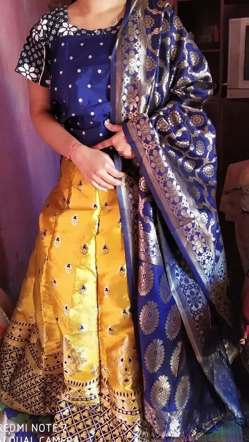 Abhisarika Pretty Women Lehenga